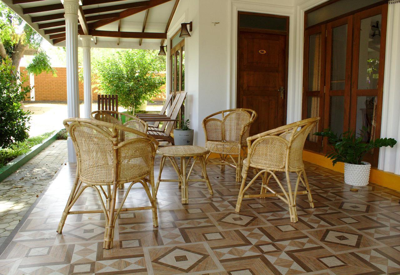 Naturehawks Safari Villa Tissamaharama Extérieur photo